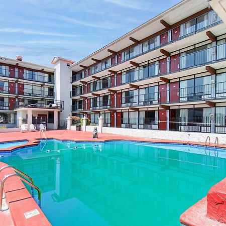 Americana Inn A Travelodge By Wyndham Pigeon Forge Exteriör bild