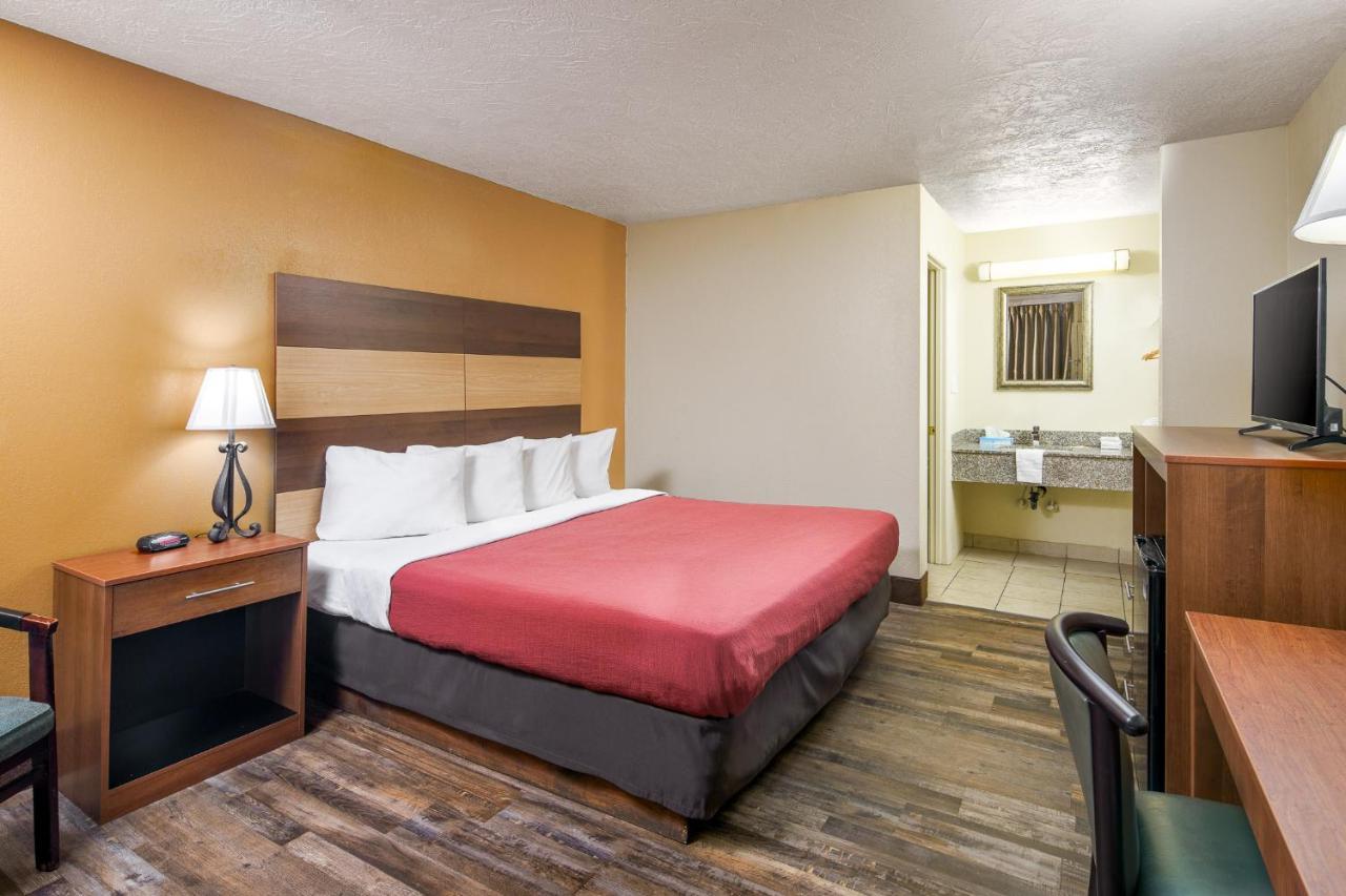 Americana Inn A Travelodge By Wyndham Pigeon Forge Exteriör bild