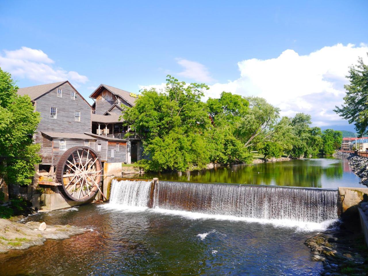 Americana Inn A Travelodge By Wyndham Pigeon Forge Exteriör bild